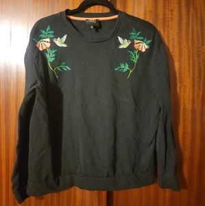 Sweatshirt w/ Hummingbird Embroidery
